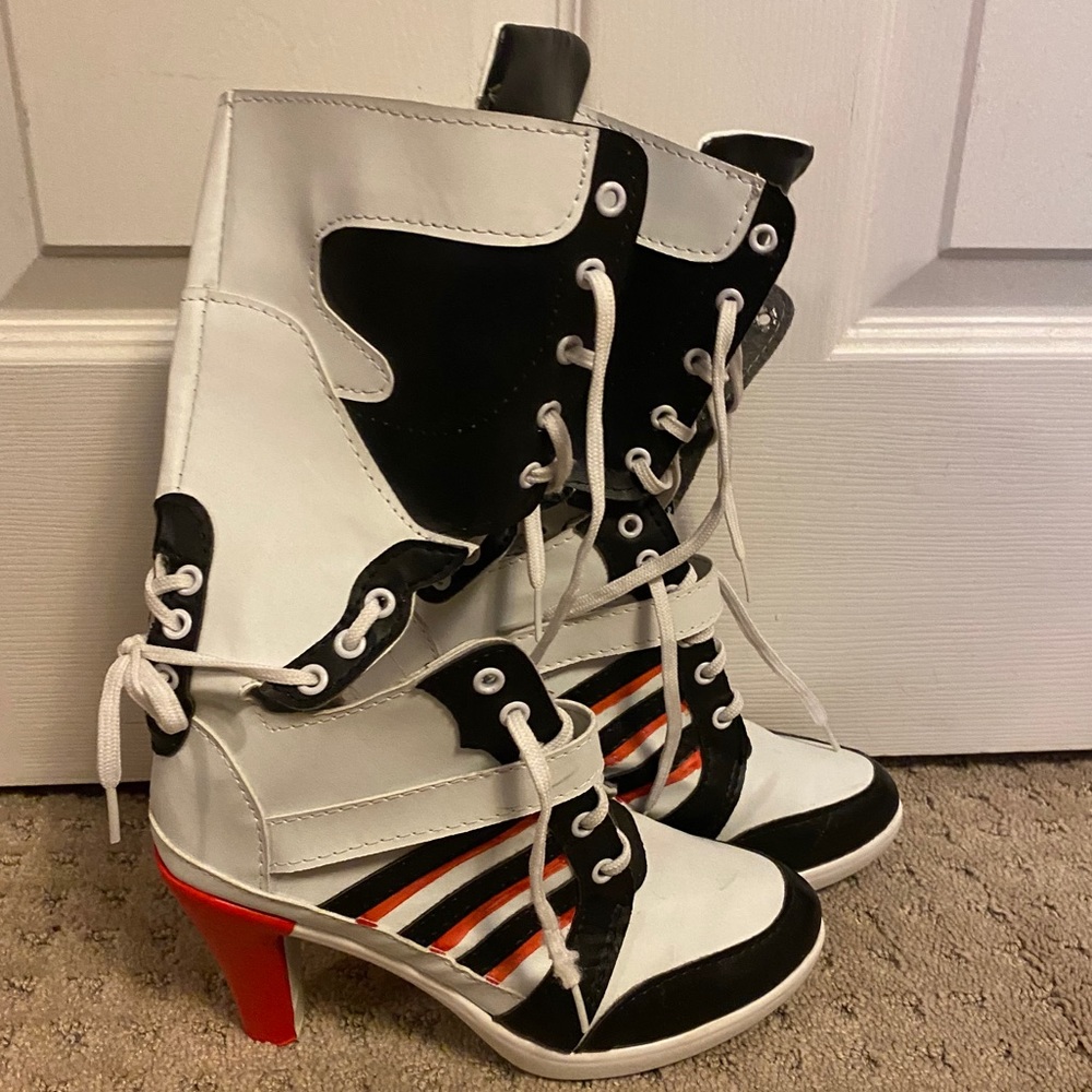 Women’s Harley Quinn boots